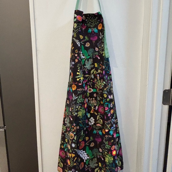 Fig Tree Apron - Picture 2 of 5